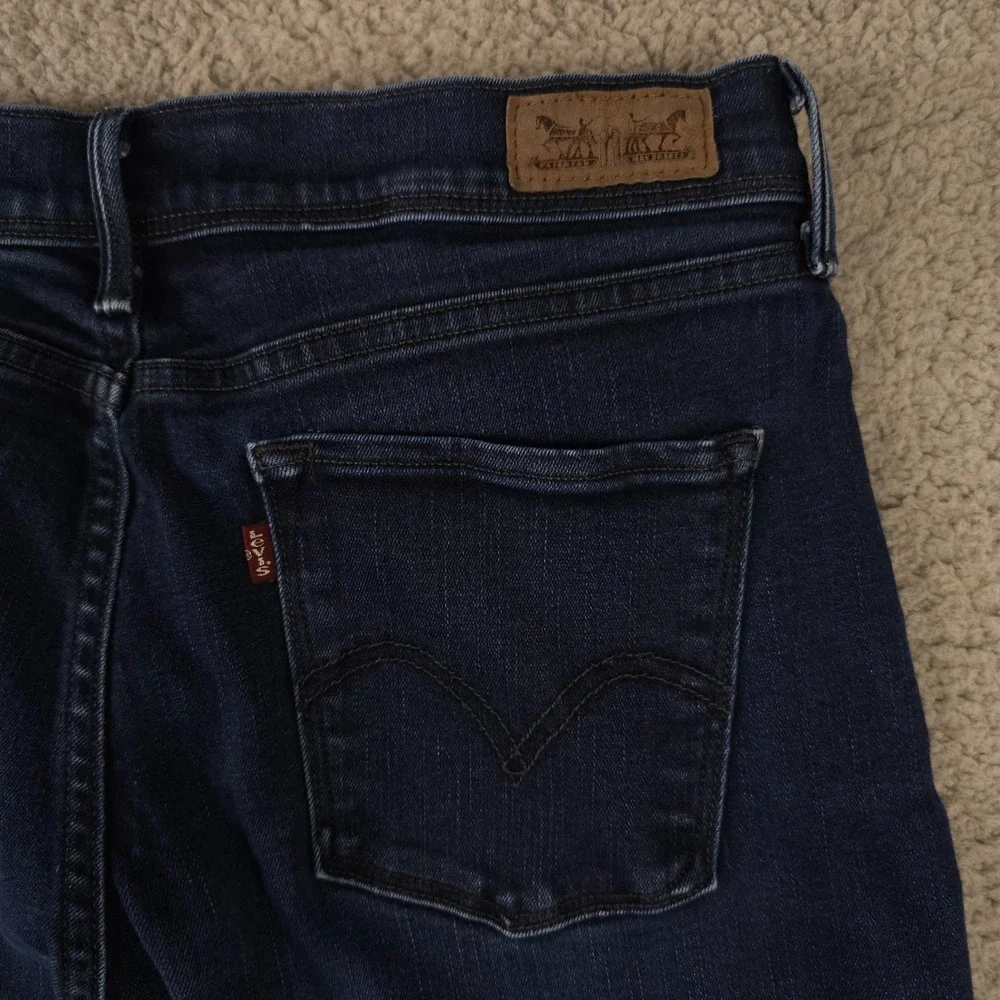 Levis 512 Jeans Womens 12 Blue Perfectly Slimming Straight Leg Stretch Dark Wash - Picture 15 of 16